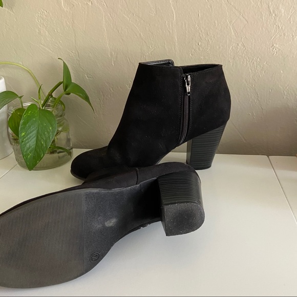 Black boots - Picture 4 of 6